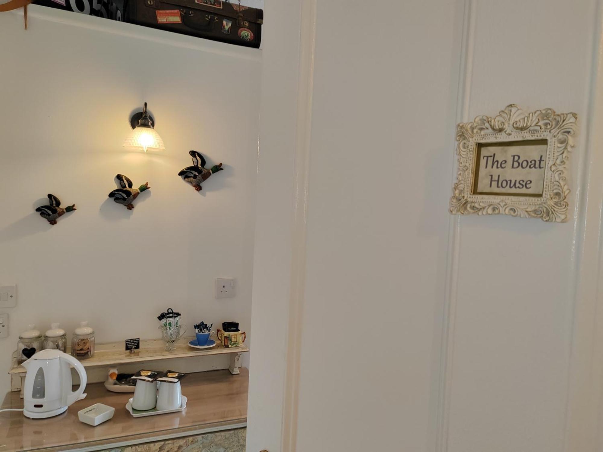 Puddle Duck Lodge - Adults Only Bowness-on-Windermere Habitación foto